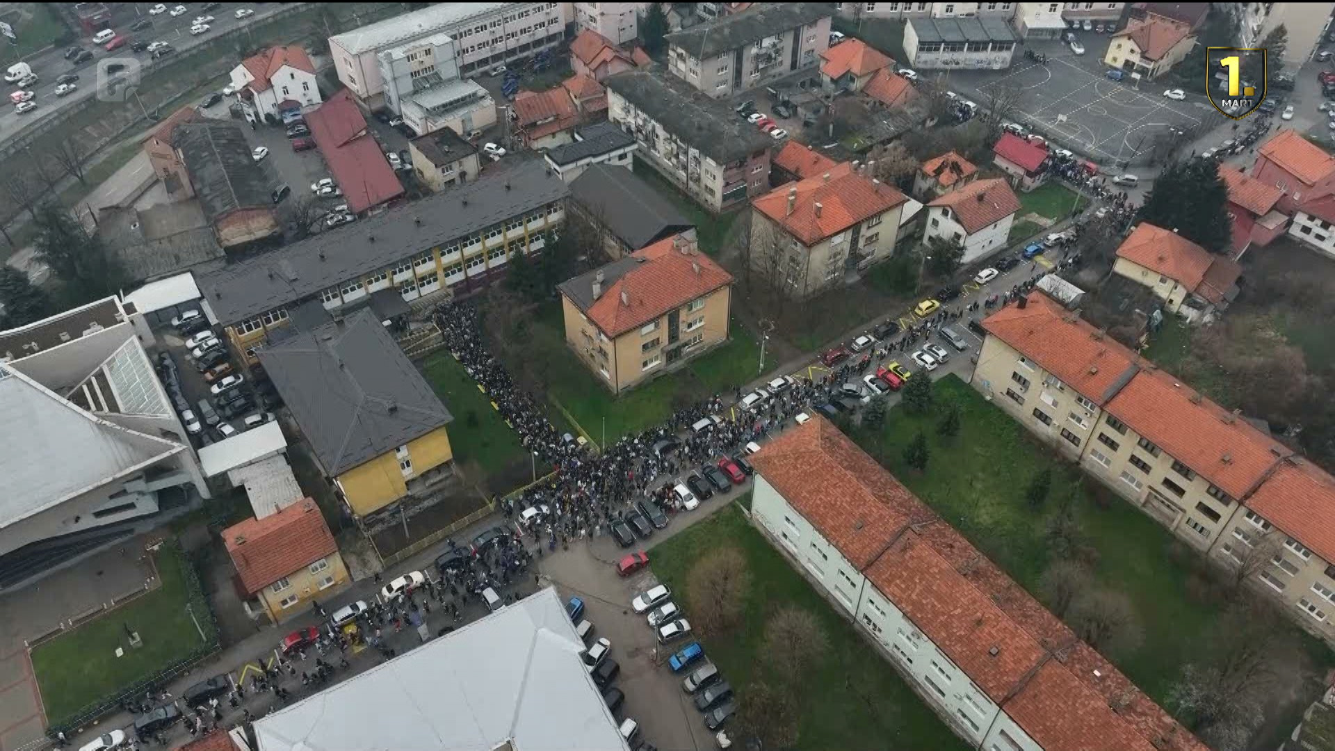 Hiljade mladih okupilo se u Tuzli na Trgu slobode za Dan nezavisnosti BiH